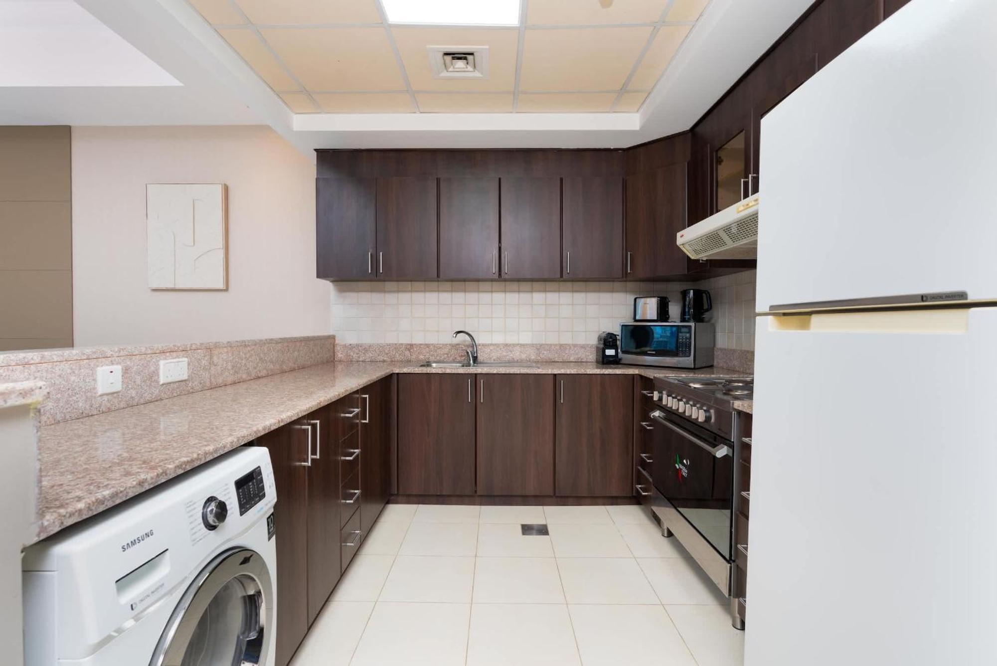 Bnbnova - 1br - Panoramic Canal & Skyline View * Dubai