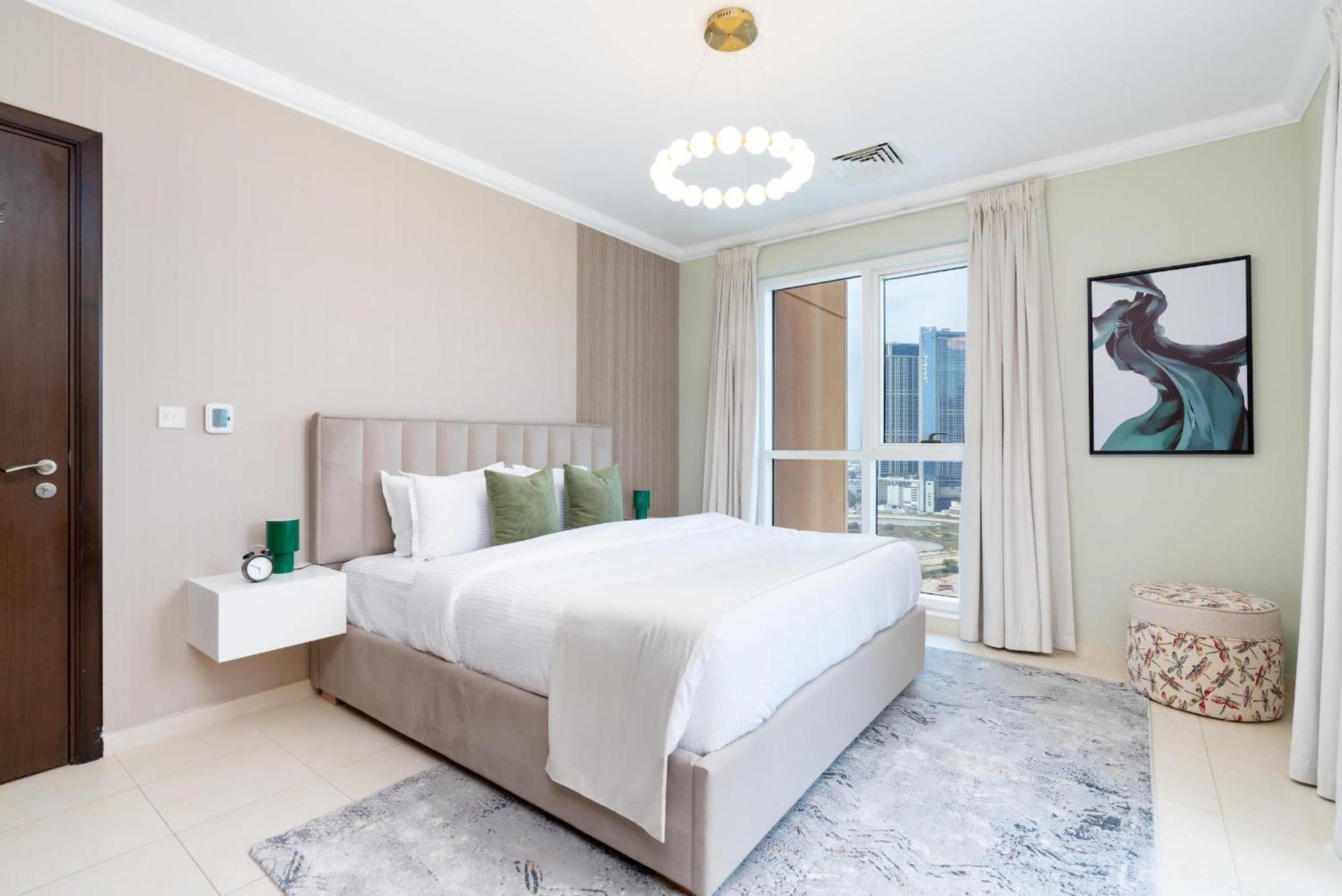 Bnbnova - 1br - Panoramic Canal & Skyline View * Dubai